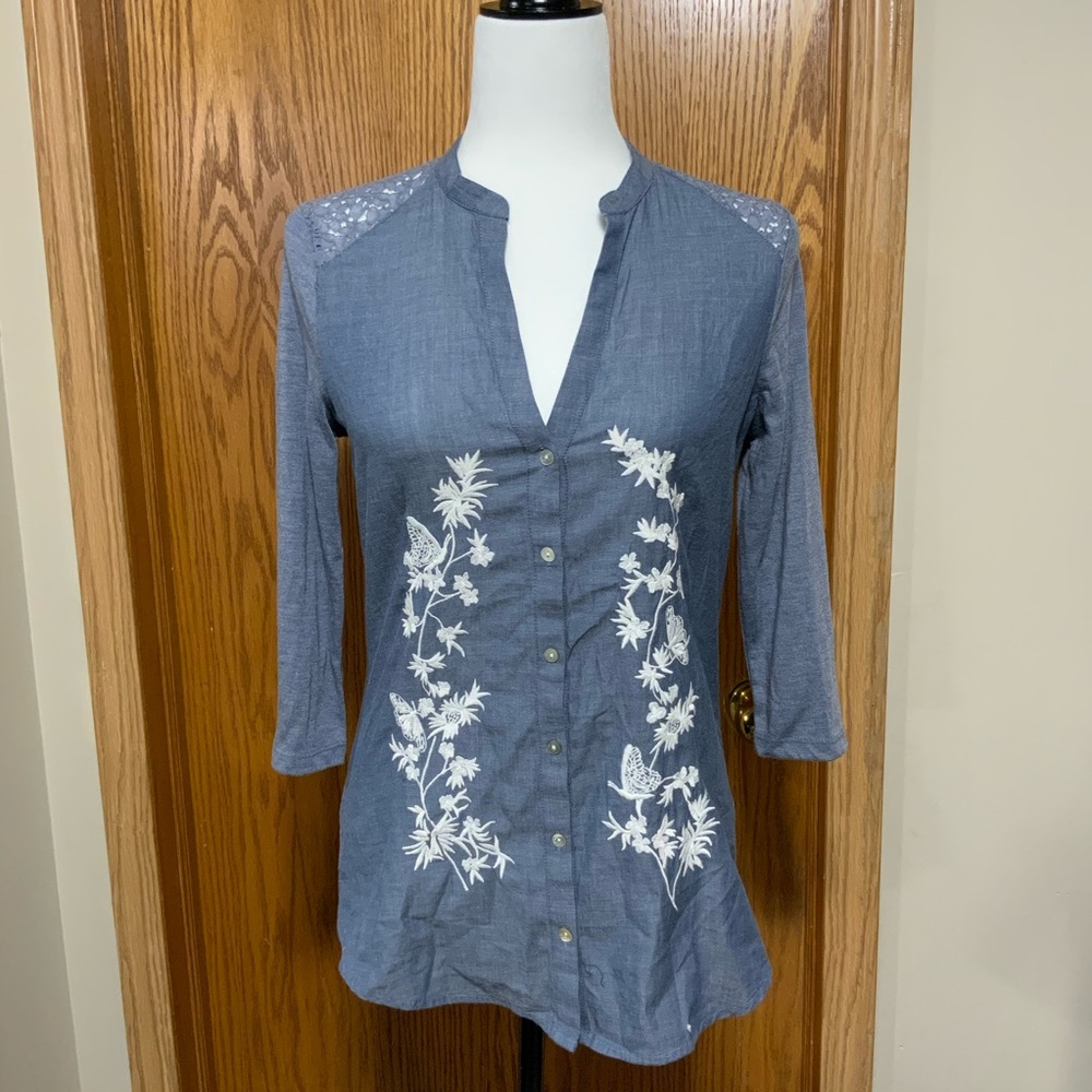 Lauren Conrad cute button down blouse
